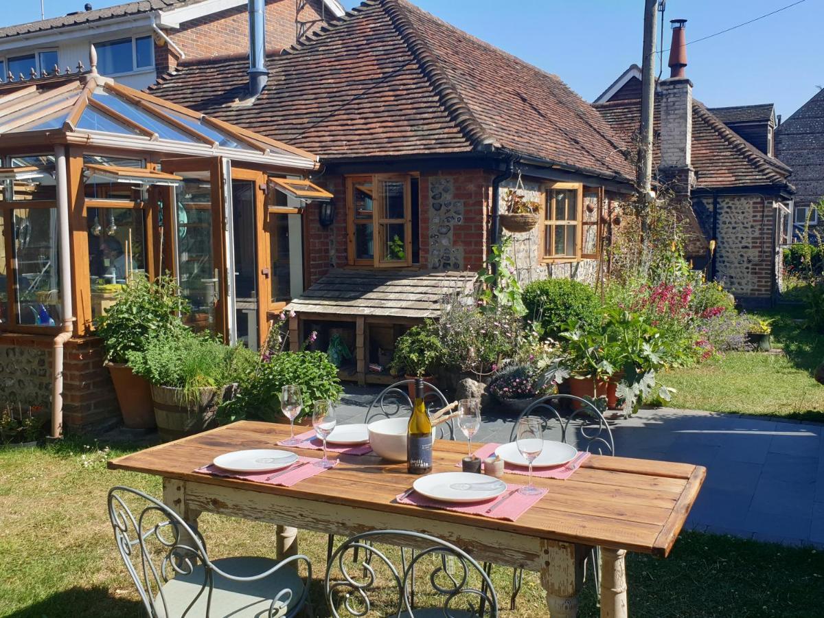 Delightful Cottage On The River Adur Close To Brighton & The Downs No Dogs SorryUpper Beeding エクステリア 写真