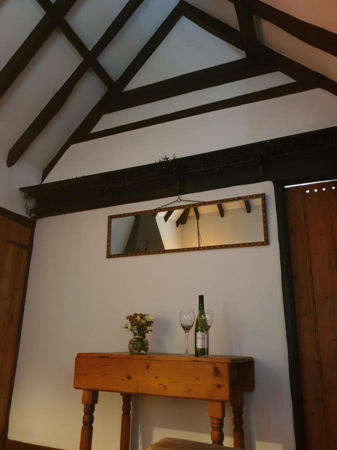 Delightful Cottage On The River Adur Close To Brighton & The Downs No Dogs SorryUpper Beeding エクステリア 写真