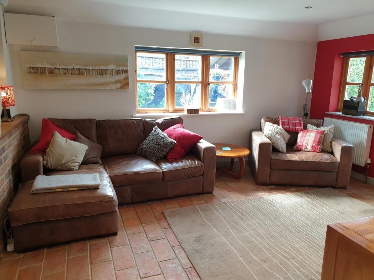 Delightful Cottage On The River Adur Close To Brighton & The Downs No Dogs SorryUpper Beeding エクステリア 写真