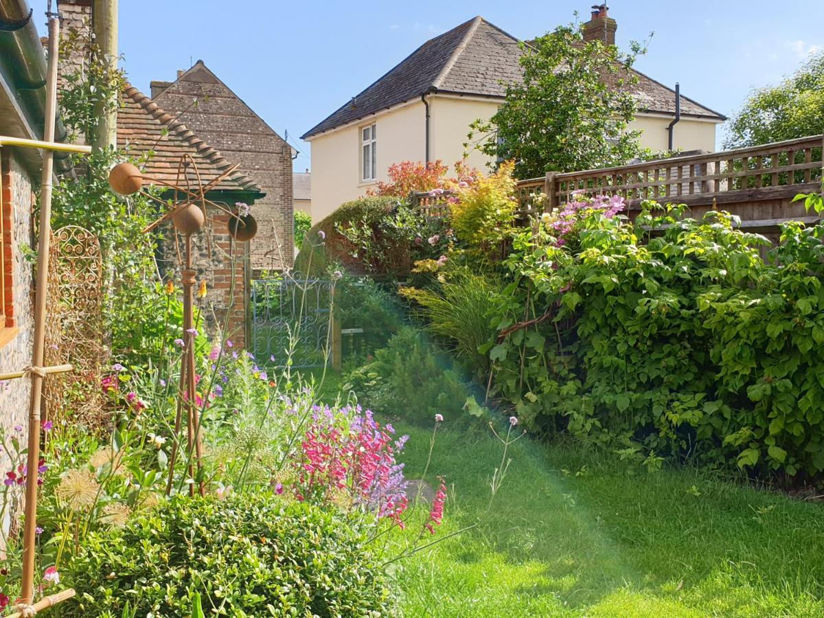 Delightful Cottage On The River Adur Close To Brighton & The Downs No Dogs SorryUpper Beeding エクステリア 写真